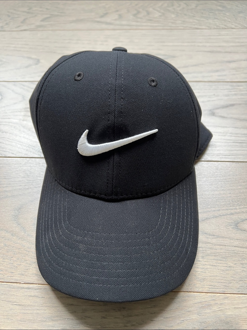 Nike swoosh cap black